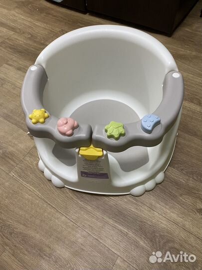 Стульчик для купания в ванной