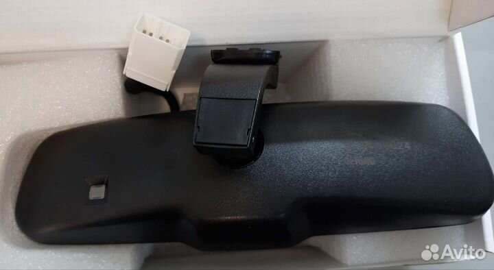 Зеркало заднего вида с экраном шн