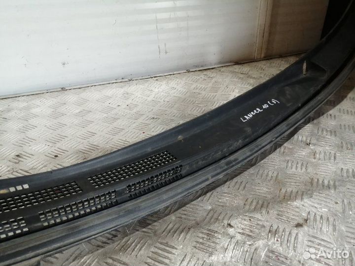 Решетка под лобовое стекло, жабо Mitsubishi Lancer