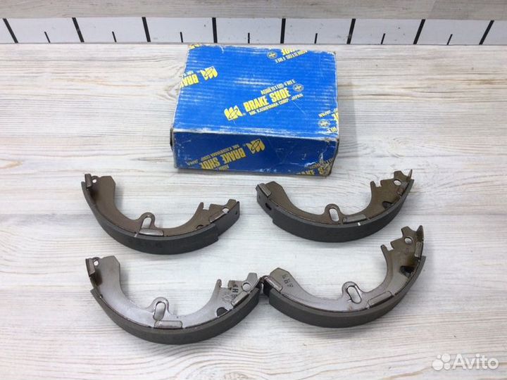 Колодки тормозные барабанные Toyota Corolla E11