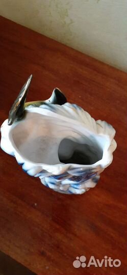 Статуэтка с часами ваза