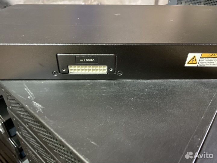 Коммутатор S5700-28X-LI-AC PWR Управляемый L2/L3