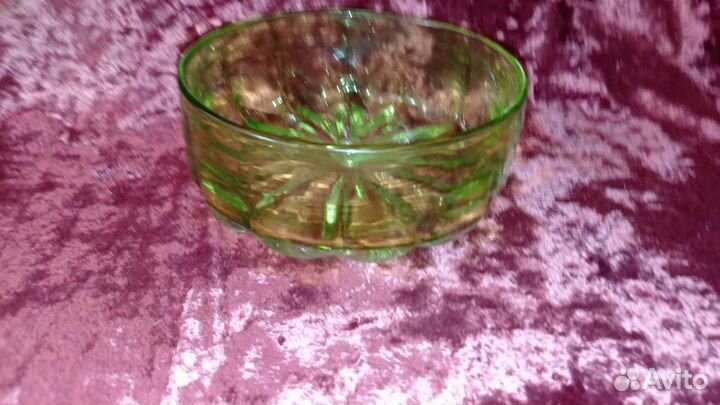 Ваза конфетница салатник зеленое стекло СССР