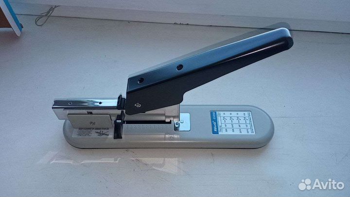 Степлер большой