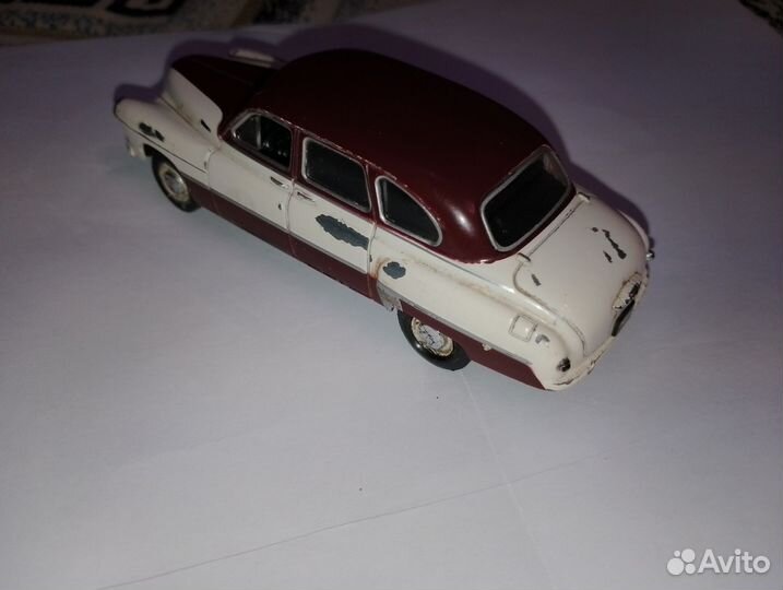 Модель автомобиля деагостини зим