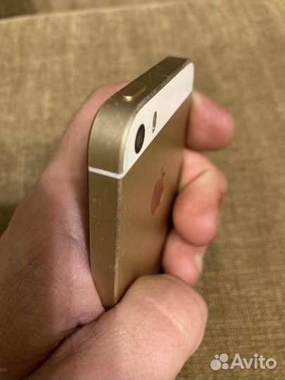 iPhone SE, 64 ГБ