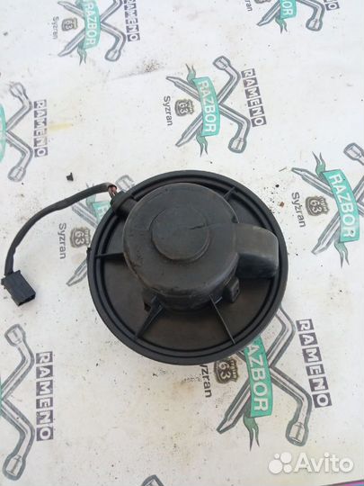 Моторчик отопителя Volkswagen Passat B3