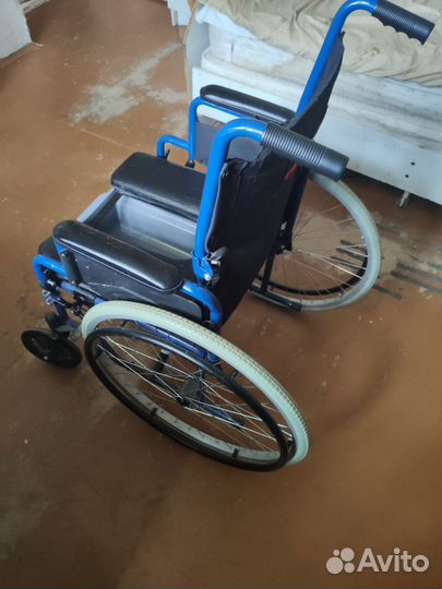 Инвалидное кресло с судном