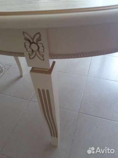 Кухонный стол