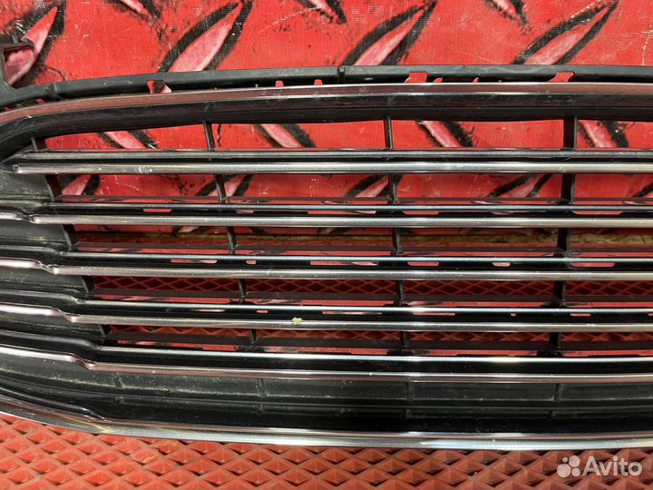Решетка радиатора Ford Mondeo 5