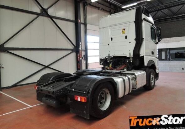 Pазбираем грузовик Mercedes-Benz Actros mpiv с 201