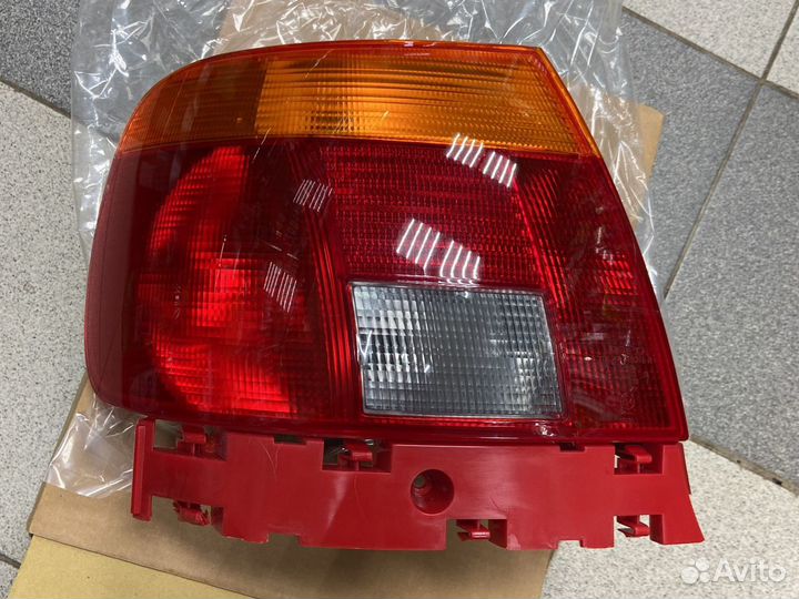 Задний правый фонарь левый ауди А4 audi a4 depo 44