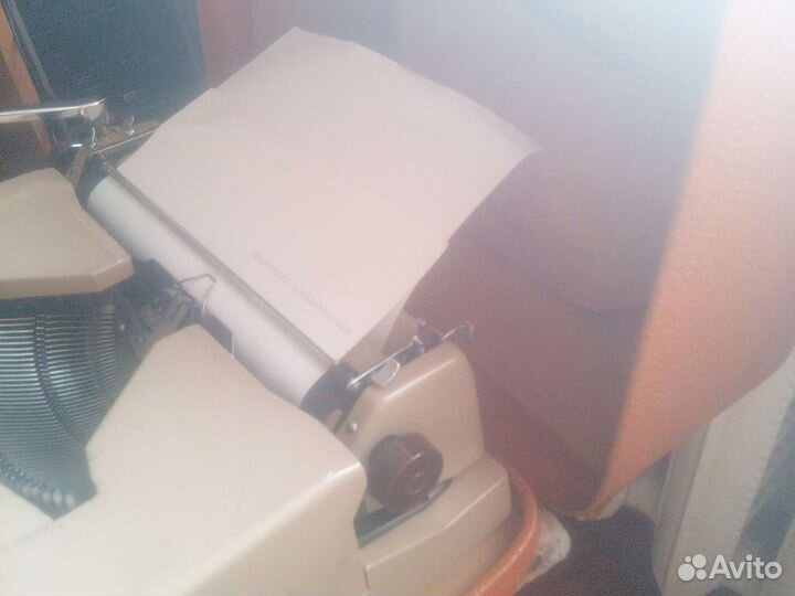 Печатная,пишущая машинка erika