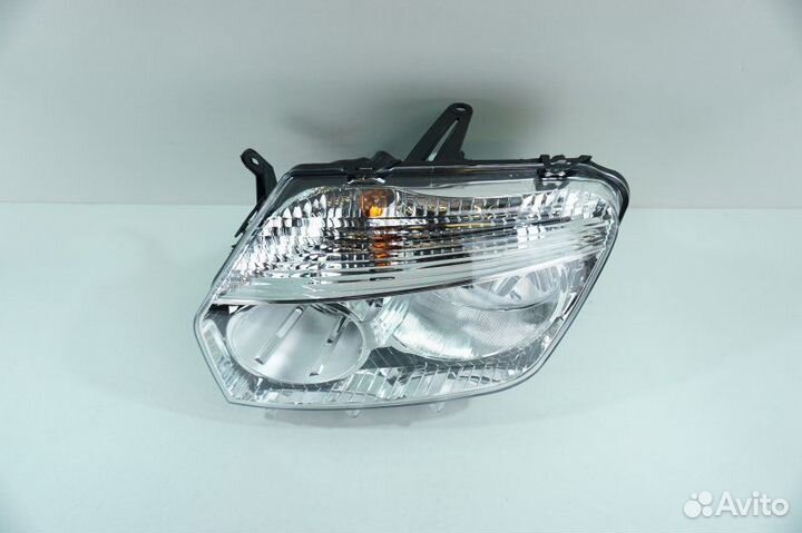 Фара левая Renault Duster 1 2010