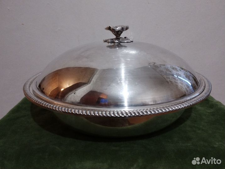 Антикварное сервировочное блюдо с крышкой.Испания