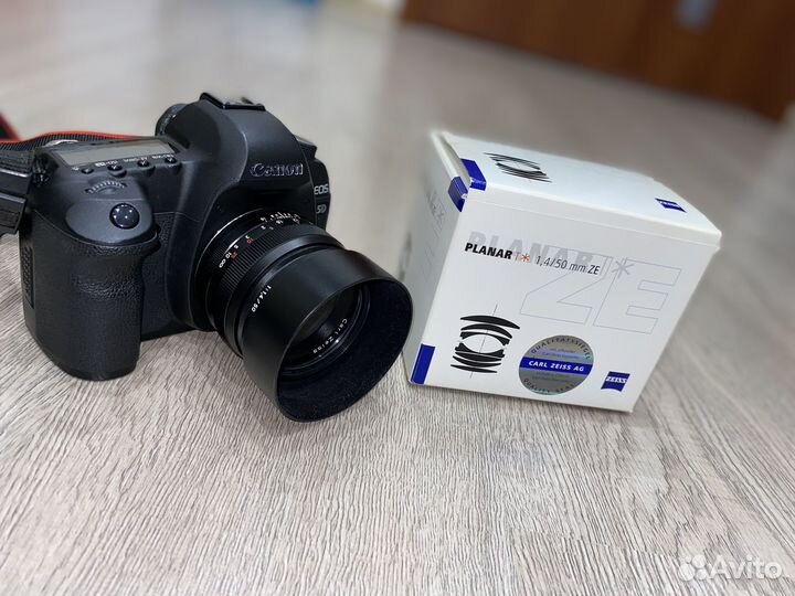 Зеркальный Фотоаппарат Canon EOS 5D Mark II