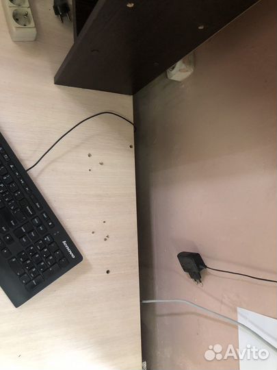 Компьютерный стол бесплатно