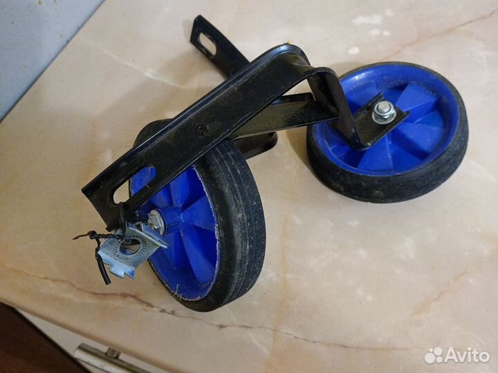 Вспомогательные колёса для велосипеда