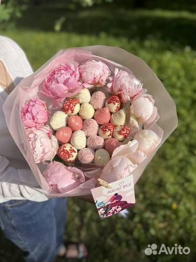 Клубника в шоколаде букет