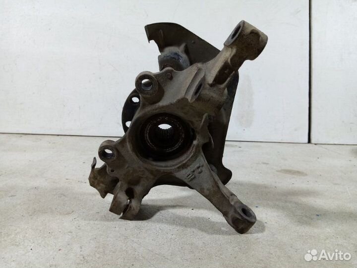 Кулак поворотный передний правый Opel Corsa D