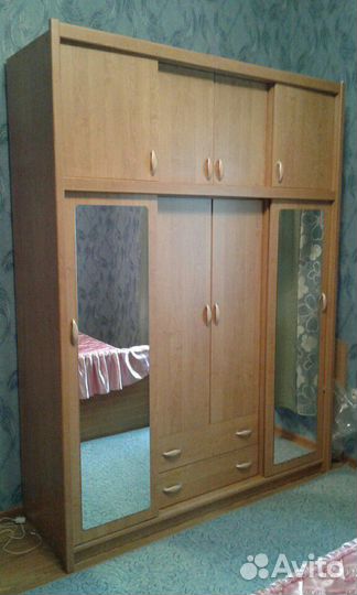 Шкаф четырехстворчатый с антресолями