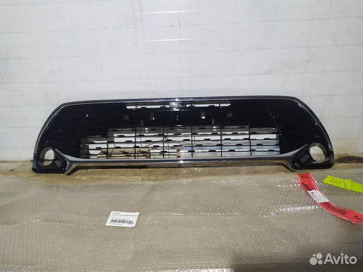 Решетка в бампер с оправами toyota camry 17