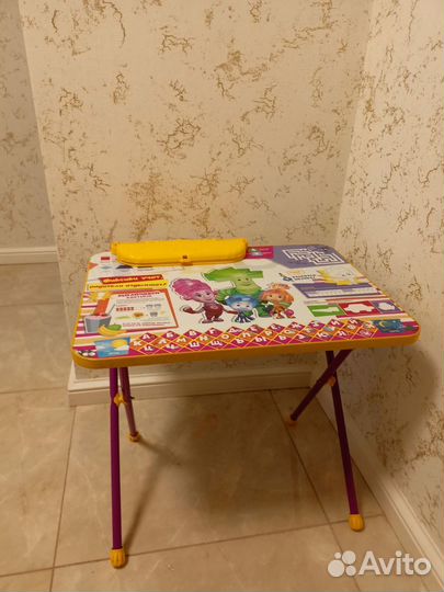 Детский столик со стульчиком