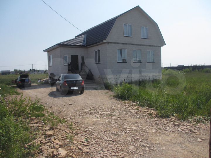 Коттедж 200 м² на участке 12 сот.