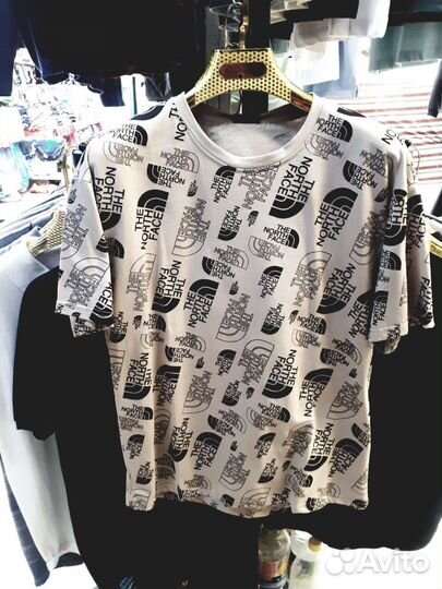 Камплект футболько сшорть Муржкая новый