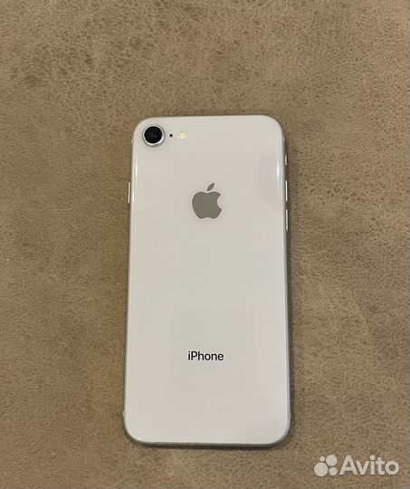 Телефон iPhone 8 64 gb