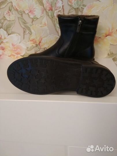 Фирменные зимние полусапожки полностью натуральные