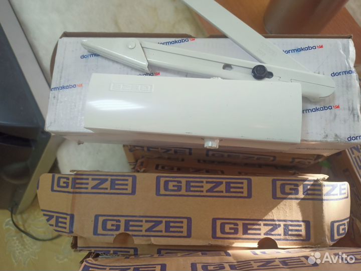 Продам доводчик Geze TS 1500