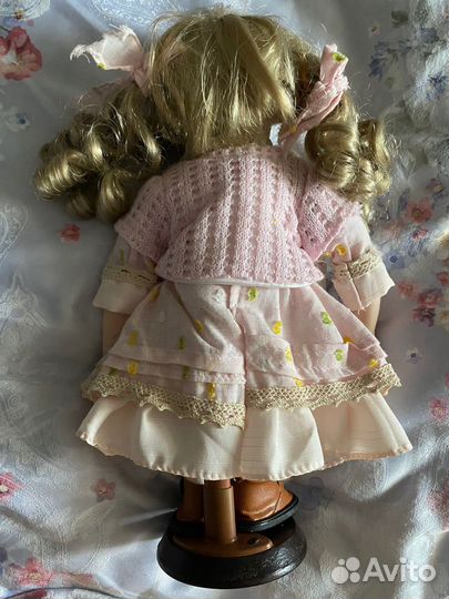 Кукла фарфоровая коллекционная