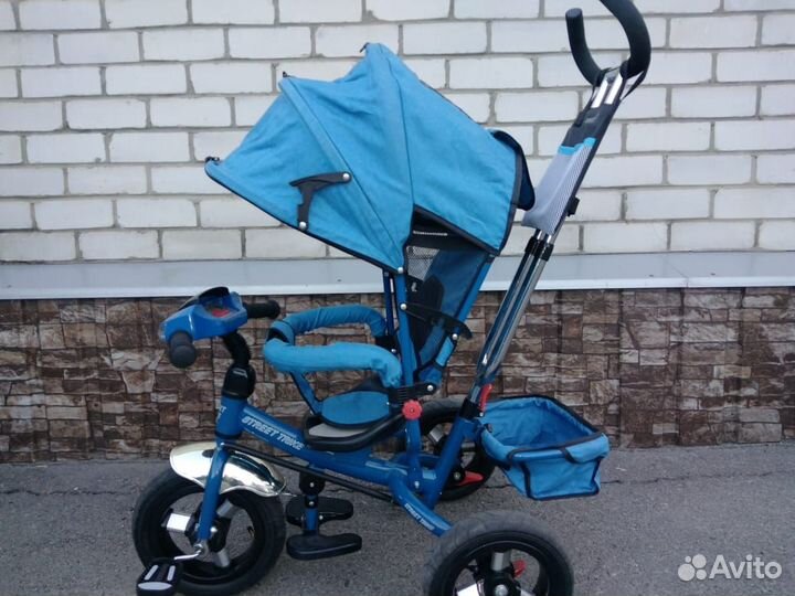 Детский трехколесный велосипед с ручкой