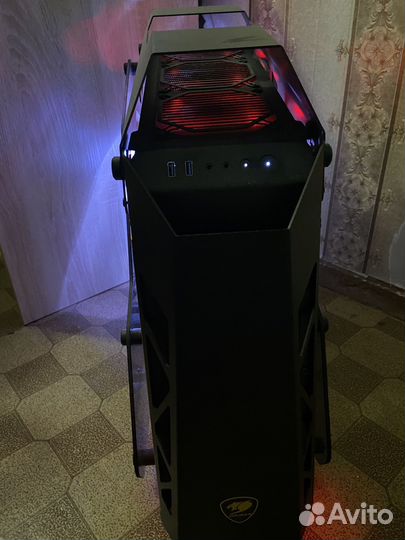 Игровой компьютер с монитором