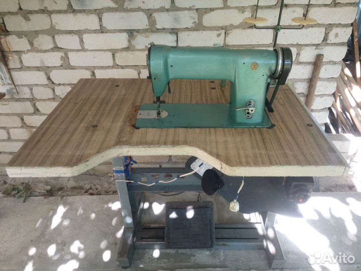 Промышленная швейная машина 97 класса