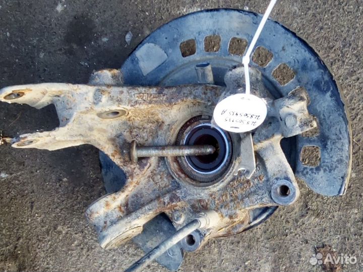 Кулак задний L, R Audi Q7 7L8505436A