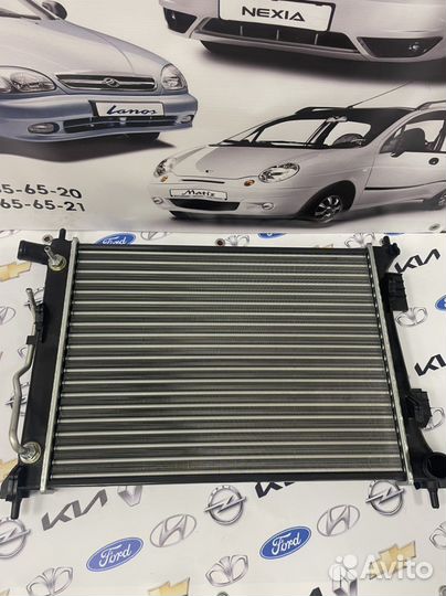 Радиатор охлаждения на Kia Rio 3 /Solaris 1 AT