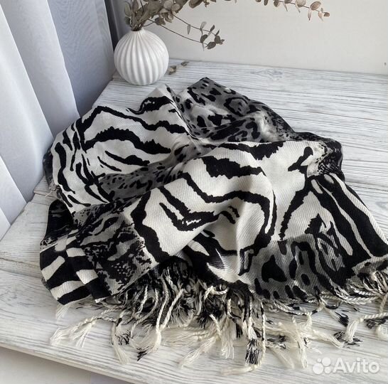 Палантин новый женский черно-белый 175*70