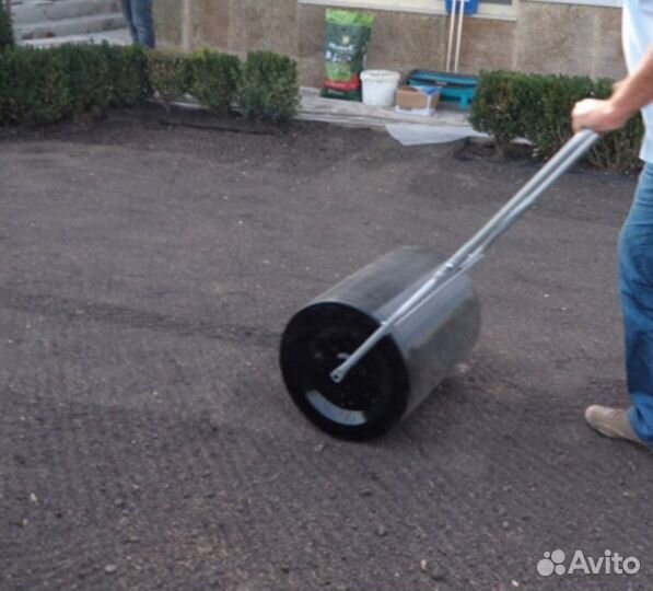 Каток для газона