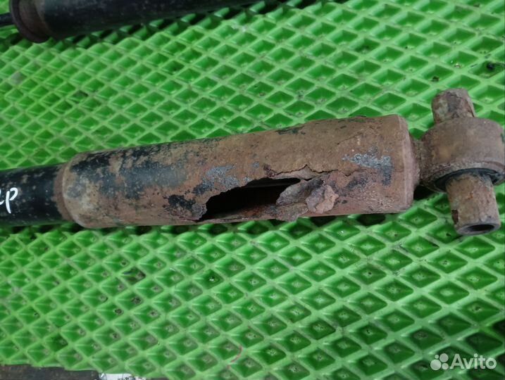 Амортизаторы задние универсал Ford Focus l