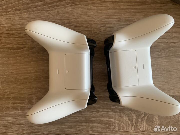 Xbox one s 1tb 2 геймпада