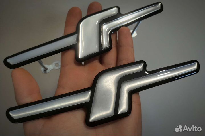 Эмблема Subaru forester на решетку