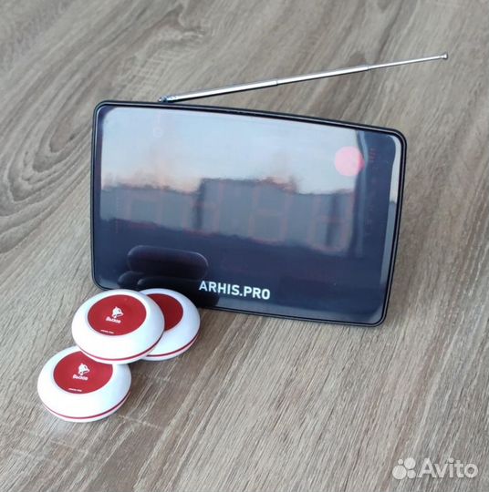 Кнпока вызова персонала и табло отображения вызова