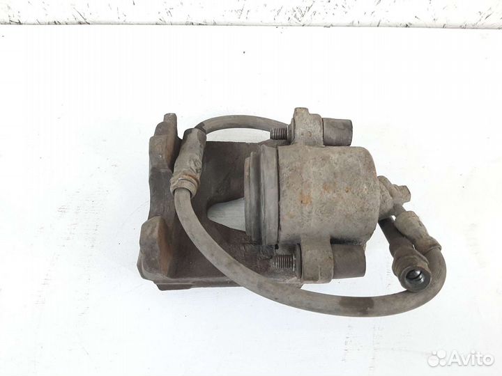 Суппорт передний правый Skoda Octavia A5