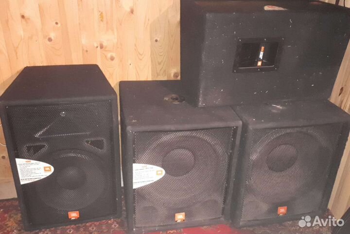 Музыкальное и световое оборудование