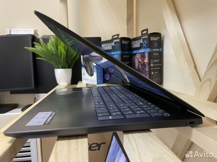 Свежий Lenovo FHD i3-7130U/MX110/SSD 512/DDR4 8Gb