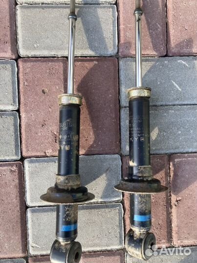 Задние амортизатортизаторы