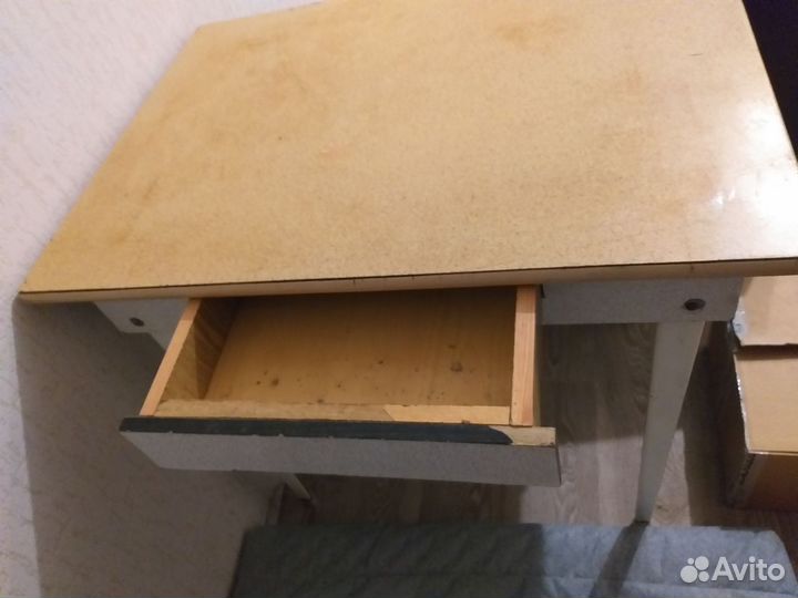 Кухонный стол