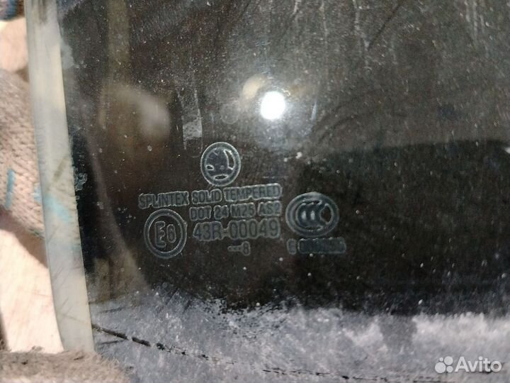 Заднее правое стекло двери Octavia A5 лифтбек